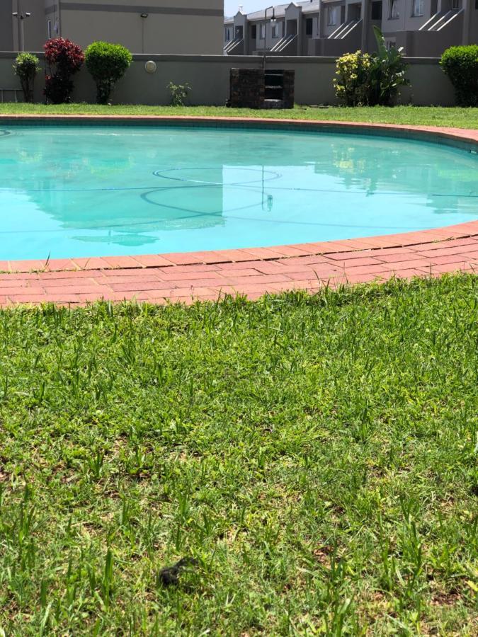 Summer Sands - Durban North Beach Accommodation Exteriör bild