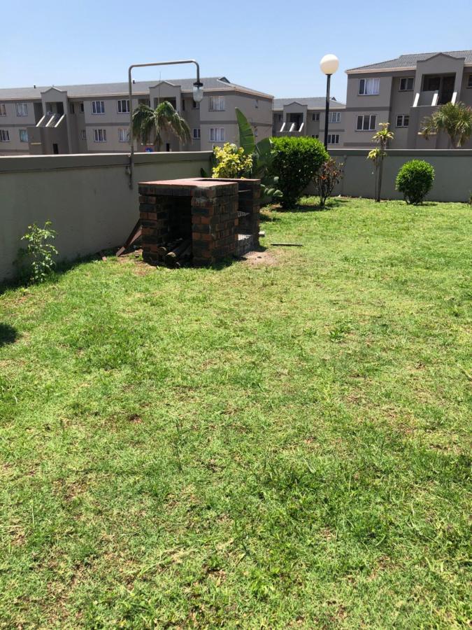 Summer Sands - Durban North Beach Accommodation Exteriör bild